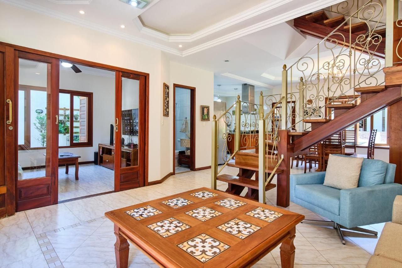 فيلا Casa Petunia Com Ar E Piscina Perto Do Centro باراتي المظهر الخارجي الصورة
